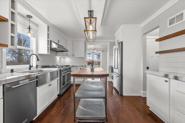 17730 Greenbrier DRIVE, Brookfield, WI 53045