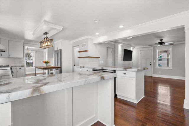 17730 Greenbrier DRIVE, Brookfield, WI 53045