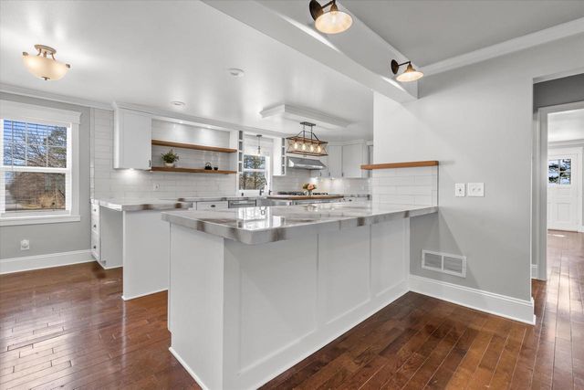 17730 Greenbrier DRIVE, Brookfield, WI 53045