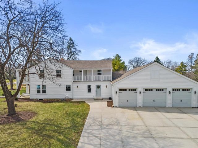17730 Greenbrier DRIVE, Brookfield, WI 53045