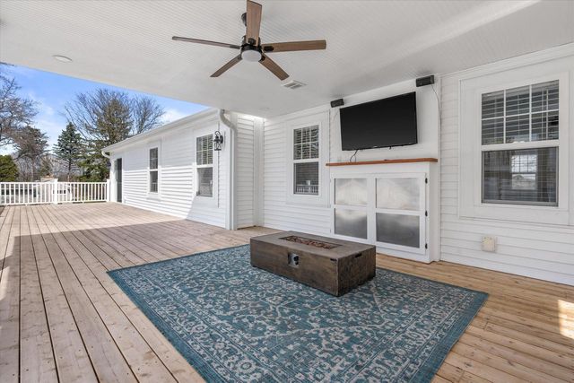 17730 Greenbrier DRIVE, Brookfield, WI 53045