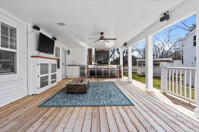 17730 Greenbrier DRIVE, Brookfield, WI 53045