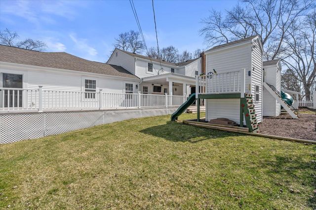 17730 Greenbrier DRIVE, Brookfield, WI 53045