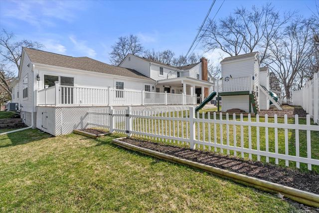 17730 Greenbrier DRIVE, Brookfield, WI 53045