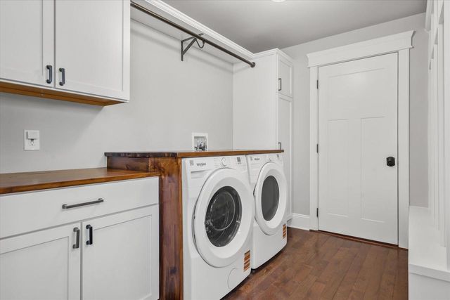 17730 Greenbrier DRIVE, Brookfield, WI 53045