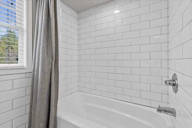 17730 Greenbrier DRIVE, Brookfield, WI 53045