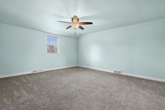 17730 Greenbrier DRIVE, Brookfield, WI 53045