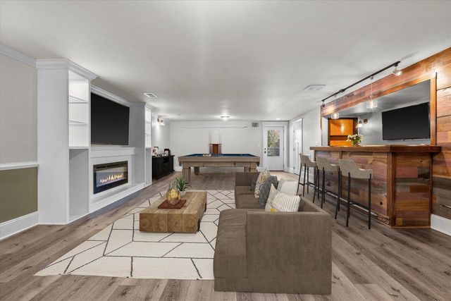 17730 Greenbrier DRIVE, Brookfield, WI 53045