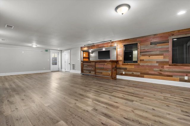 17730 Greenbrier DRIVE, Brookfield, WI 53045