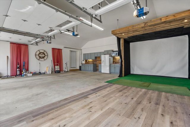 17730 Greenbrier DRIVE, Brookfield, WI 53045