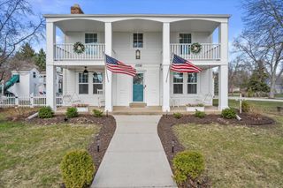 17730 Greenbrier DRIVE, Brookfield, WI 53045