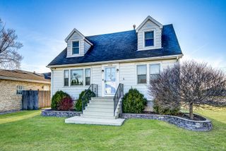 10500 S 80th Court, Palos Hills, IL 60465