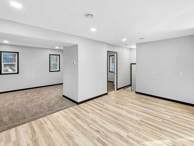 416 22ND ST NW, Minot, ND 58703