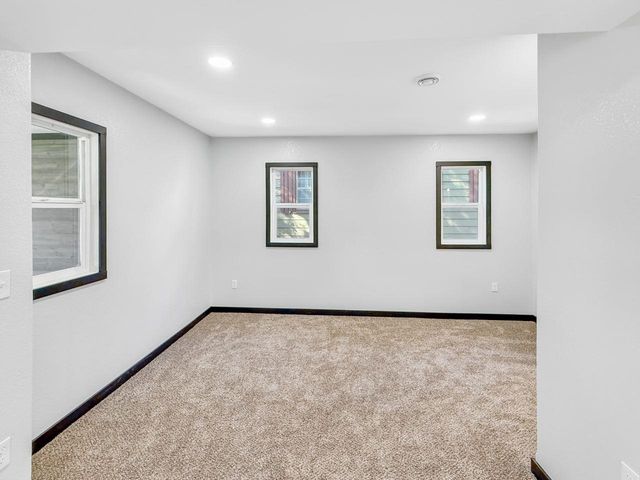 416 22ND ST NW, Minot, ND 58703