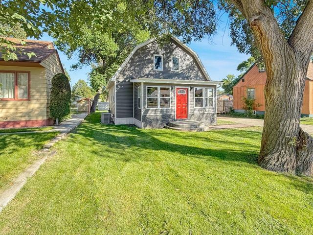 416 22ND ST NW, Minot, ND 58703