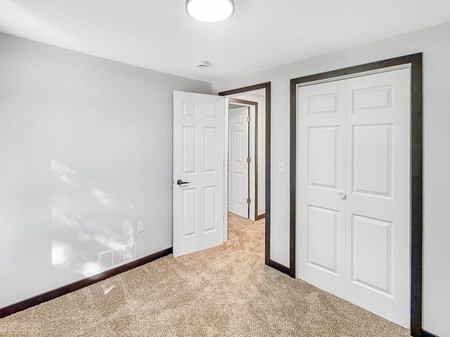 416 22ND ST NW, Minot, ND 58703