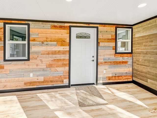 416 22ND ST NW, Minot, ND 58703
