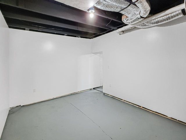 416 22ND ST NW, Minot, ND 58703