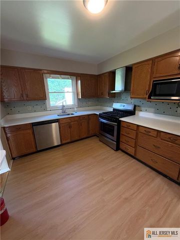 66 Edison Avenue, Edison, NJ 08820