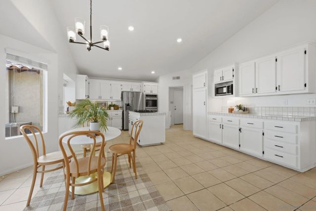 350 Crestview, Bonita, CA 91902