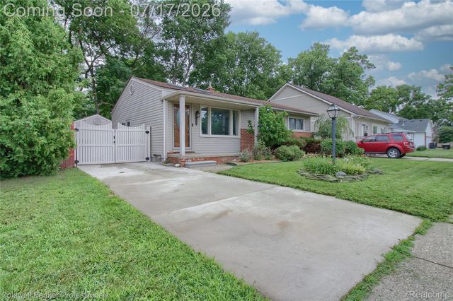 9118 Deering Street, Livonia, MI 48150