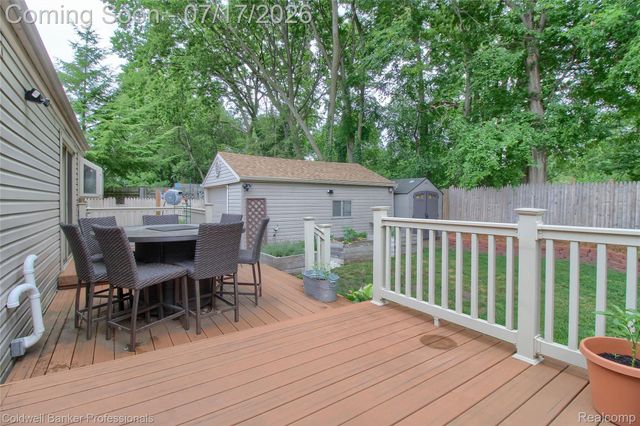 9118 Deering Street, Livonia, MI 48150