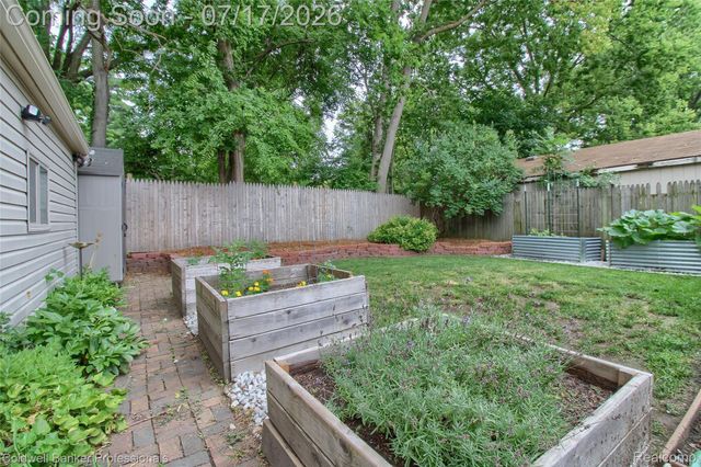 9118 Deering Street, Livonia, MI 48150