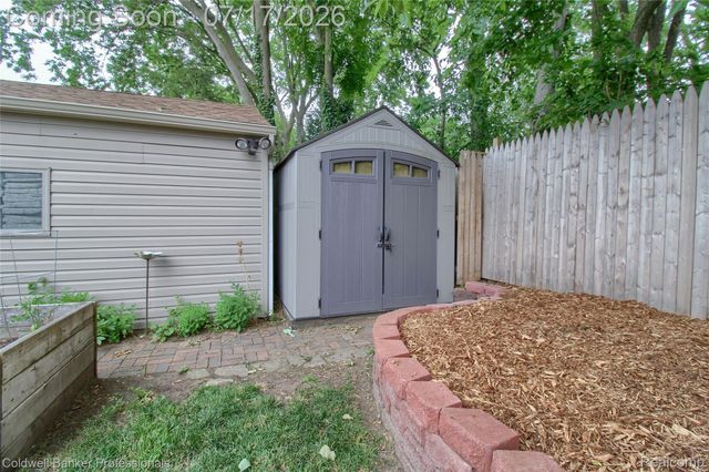 9118 Deering Street, Livonia, MI 48150