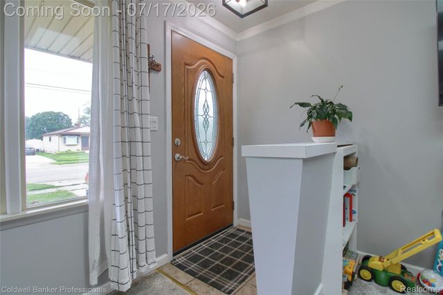 9118 Deering Street, Livonia, MI 48150