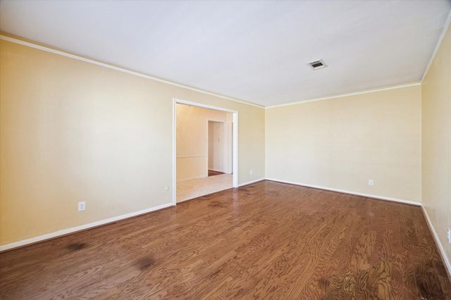 6207 S Braeswood Boulevard, Houston, TX 77096