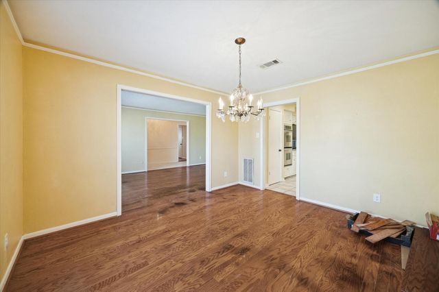 6207 S Braeswood Boulevard, Houston, TX 77096