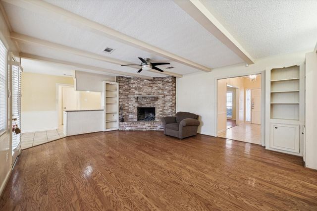 6207 S Braeswood Boulevard, Houston, TX 77096