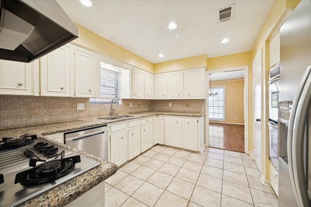 6207 S Braeswood Boulevard, Houston, TX 77096