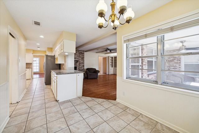 6207 S Braeswood Boulevard, Houston, TX 77096