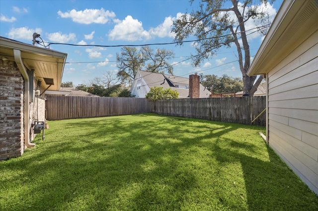 6207 S Braeswood Boulevard, Houston, TX 77096