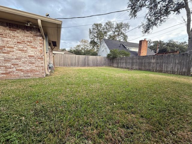 6207 S Braeswood Boulevard, Houston, TX 77096