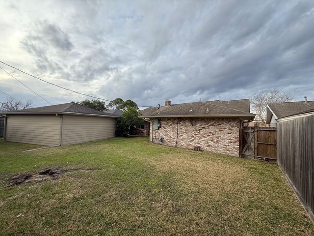 6207 S Braeswood Boulevard, Houston, TX 77096