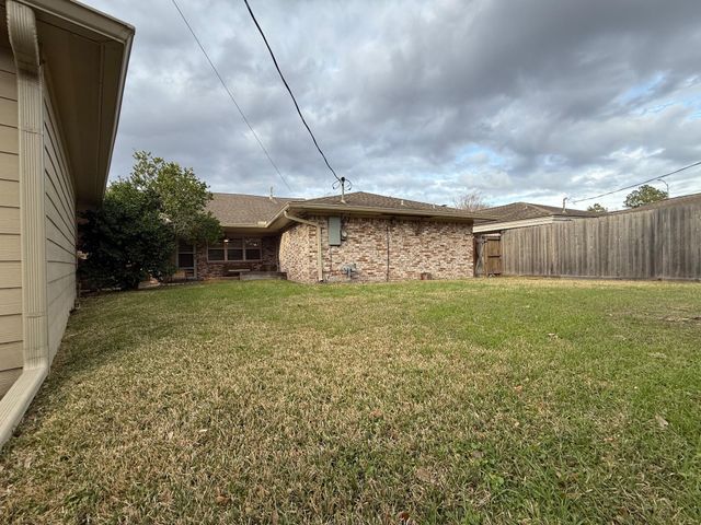 6207 S Braeswood Boulevard, Houston, TX 77096