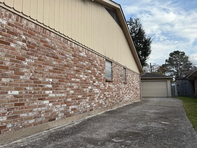 6207 S Braeswood Boulevard, Houston, TX 77096