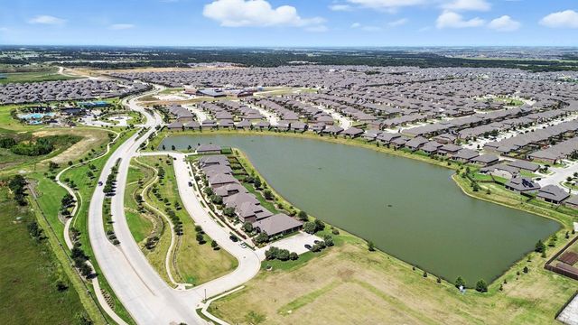 3011 Tahoka Springs, Aubrey, TX 76227