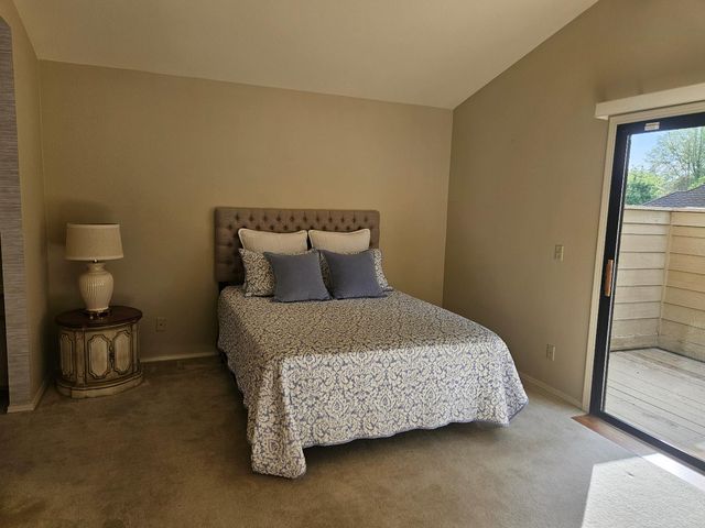 1067 Rio Cidade Way, Sacramento, CA 95831