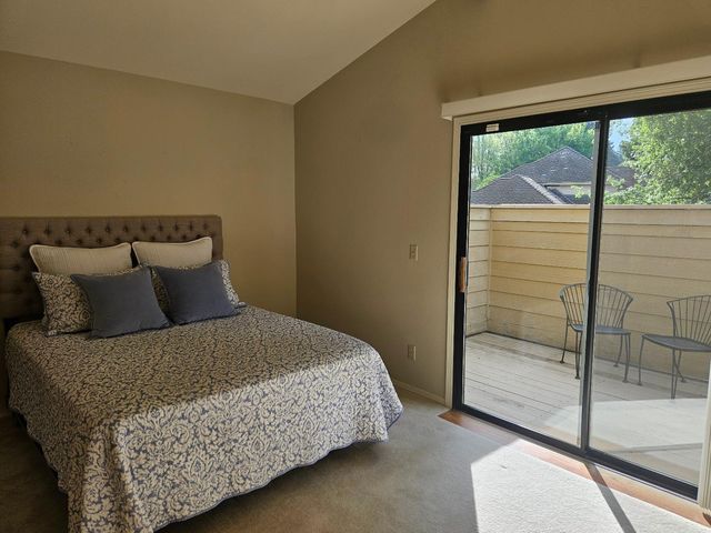 1067 Rio Cidade Way, Sacramento, CA 95831