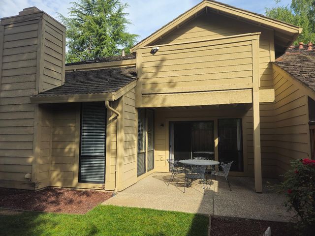 1067 Rio Cidade Way, Sacramento, CA 95831