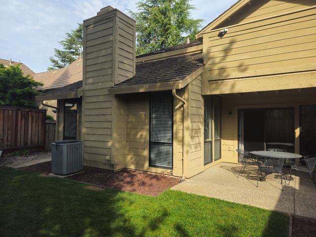 1067 Rio Cidade Way, Sacramento, CA 95831