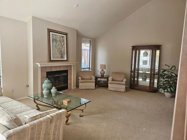 1067 Rio Cidade Way, Sacramento, CA 95831