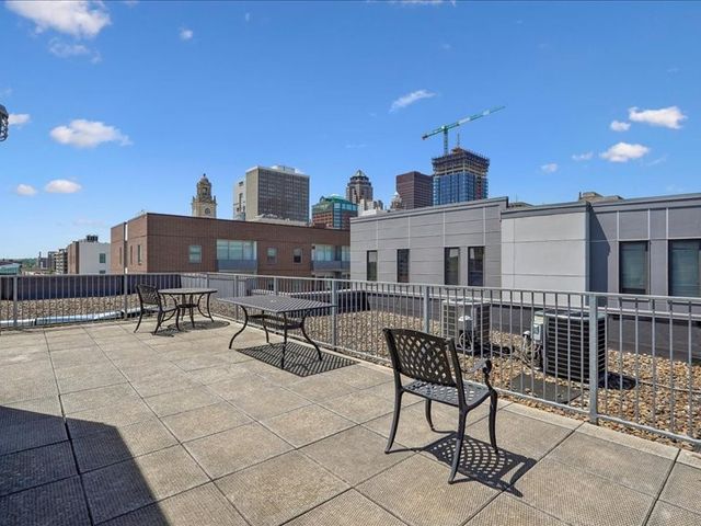 119 4th Street 403, Des Moines, IA 50309