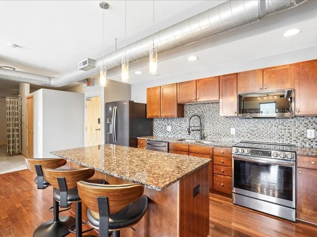 119 4th Street 403, Des Moines, IA 50309