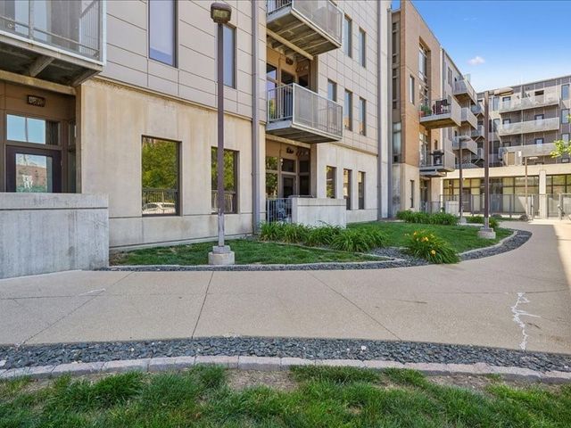 119 4th Street 403, Des Moines, IA 50309