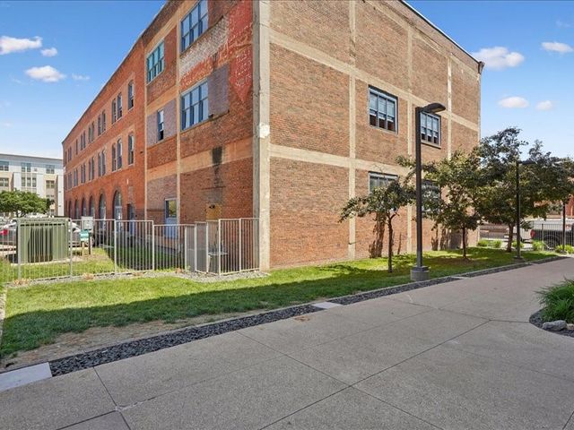 119 4th Street 403, Des Moines, IA 50309