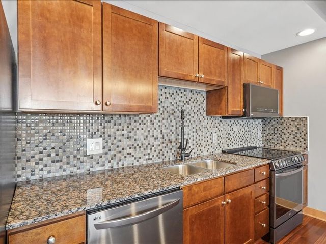 119 4th Street 403, Des Moines, IA 50309